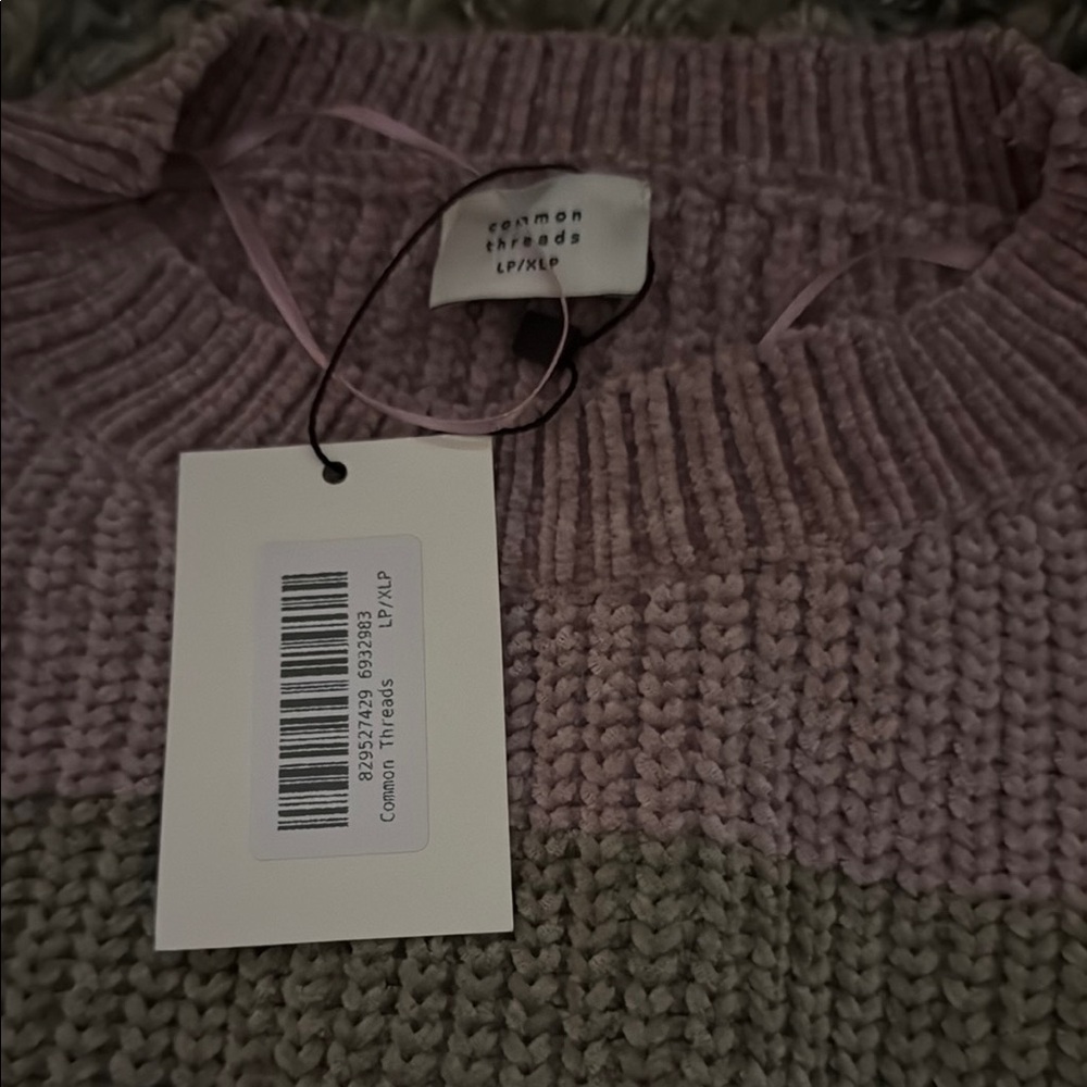 Colorblock Knit Sweater - Picture 2 of 2